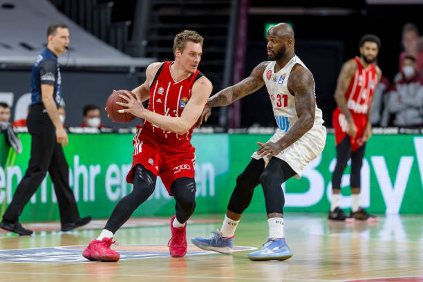 本场比赛中 本场比赛中